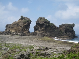 蘭嶼雙獅岩