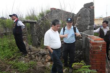 李鴻源部長視察東吉嶼傳統建築