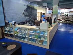 本處解說大廳出版品展售處